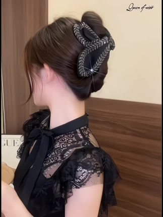 这个韩式叶片麦穗抓夹,真是美到让人窒息啊~嗯~#美出高级感 #韩式发型 #头饰发饰#抓夹用法#精致女人必备