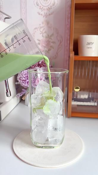 谁能拒绝一大杯奶香丝滑的抹茶茉莉冰奶!? #自制饮品 #夏日饮品 #抹茶茉莉冰奶 #抹茶冰茉莉 #满级吃商指南