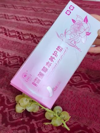雪莲护理垫,姐妹们真的要试试!它是这种独立包装,打开就能用,很方便。而且它的贴合力很好,不容易移位,贴上之后也不会有异物感,清清爽爽的,很舒服,赶紧来试试吧!#雪莲 #女人爱自己