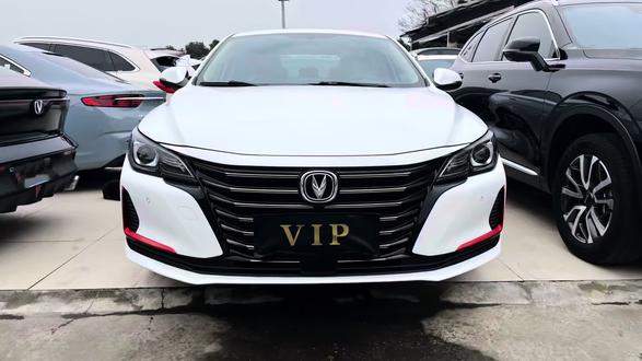 21款长安锐程CC豪华版太香了~ 蓝鲸1.5T+7速双离合,300N·m扭矩超车无压力,低油耗超省心。2770mm轴距后排能跷二郎腿,360°全景影像+6安全气囊超安心,仿皮座椅+64色氛围灯质感拉满,家用代步性价比直接拉满!#锐程cc蓝鲸版 #长安汽车 #提车vlog