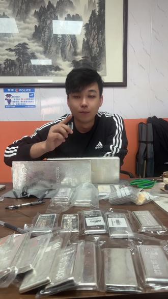 白银暴跌,很多朋友选择下车,个人还是建议您用闲置的馒头,因为这个都是长线的#天津 #黄金 #白银 #银板回收 #白银板料回收