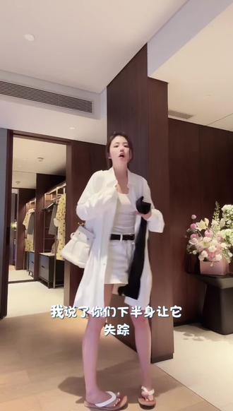 慵懒随性,随便一搭配都是氧气女孩!夏季轻薄防晒,实穿百搭有调性!#衬衫控 #高级感穿搭 #长款衬衫 #显瘦穿搭 #潮牌穿搭