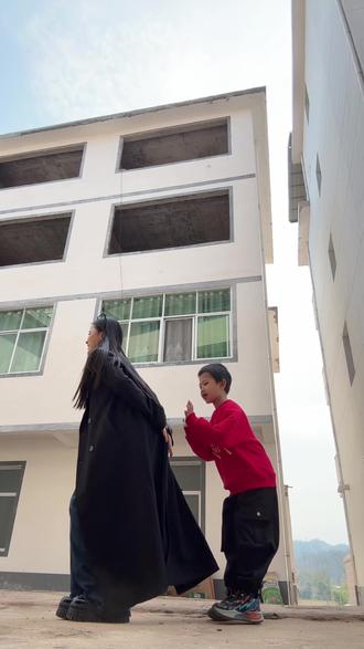 和表弟阿萨阿萨脱完追着我打#双人舞