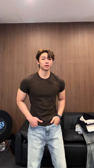 Gtal收腰短袖 不挑人 不挑身材 小骨架的兄弟们穿上也很有型 #短袖推荐#Gtal #优雅穿搭
