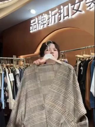 时尚呢料冬季女士披肩百搭呢子外套宽松毛呢春秋长款韩版秋冬加厚