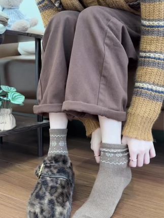 奶咖色系的搭配,真的好爱呀#袜子 #好穿又百搭