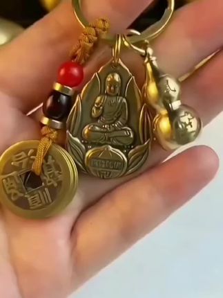 钥匙扣黄铜文殊属兔守护十二生肖本命菩萨吊坠檀木绳五帝钱挂饰#钥匙扣 #钥匙挂件#黄铜 #五帝钱 #好物推荐