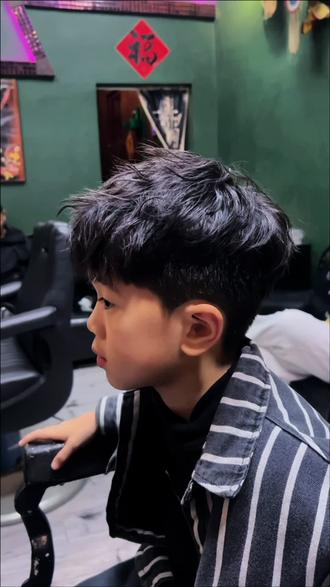 2026儿童新年发型 束状纹理烫 新年逛街 必须要做最靓的仔 #宝宝烫发 #儿童发型 #肇庆儿童理发 #肇庆男士烫发 #束状纹理烫