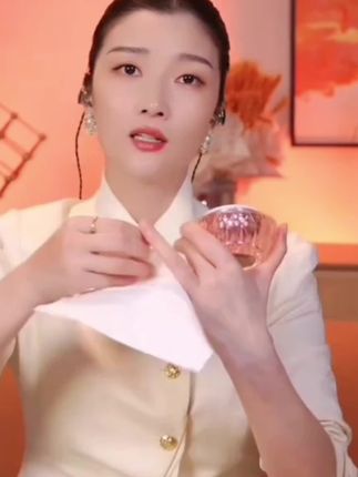 #漠小曼  #莲花  焕采美肌素颜霜@DOU+好生意 @DOU+小助手