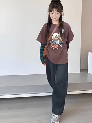买了买了,这样穿国庆出游,就是最亮的仔#酷女孩穿搭 #出游穿搭 #春秋穿搭