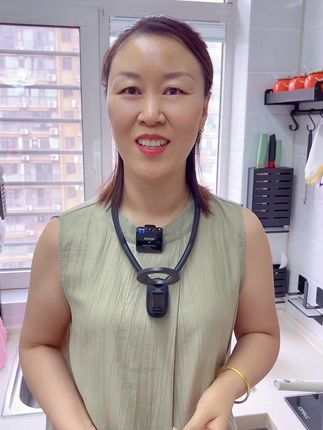 想要自己一个人就能拍出真实自然的第一视角,可以试试这个挂脖支架,拍视频走到哪拍到哪,太方便了!#手机挂脖支架 #第一视角拍摄