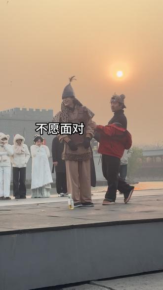 金贼们也是好起来了,如花也来盘他们了哈哈哈#如花 #清明上河园 #清明上河园金国大将军 #清明上河图 #整活