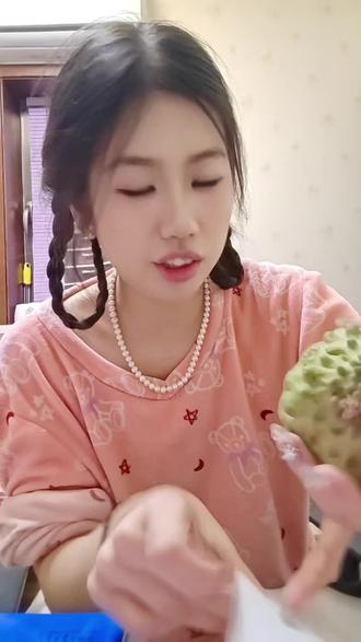 为什么显得那么黑?#美食 #测评 #吃货日常 #水果 #搞笑