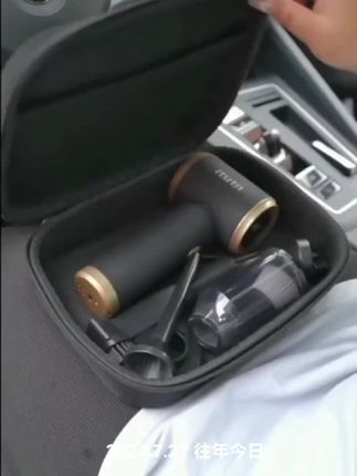 车载吸尘器手持迷你汽车吸尘器大功率大吸力车载强力吸尘器#车载吸尘器 #大功率大吸力吸尘器 #强力吸尘器 #汽车好物 #@DOU+上热门 @DOU+小助手