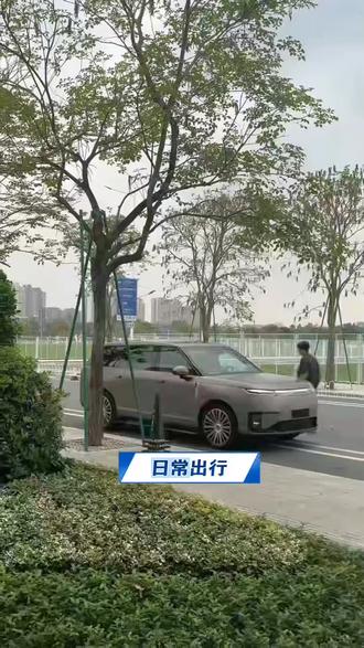 原来车门也能当“智能伙伴#小鹏GX四电动门可隔空开启#小鹏GX竟上了大劳同款四电动门#小鹏GX#小鹏汽车