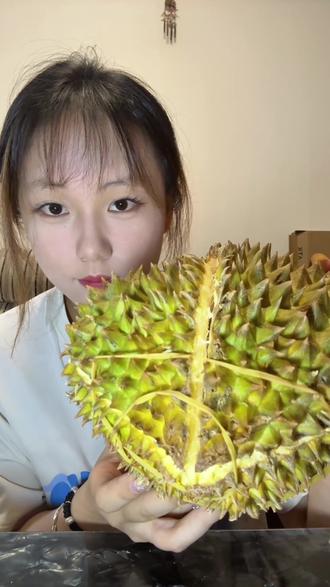 放了两天的开口榴莲,打开简直出乎我的意料
#榴莲 #爱吃榴莲的看过来 #开榴莲