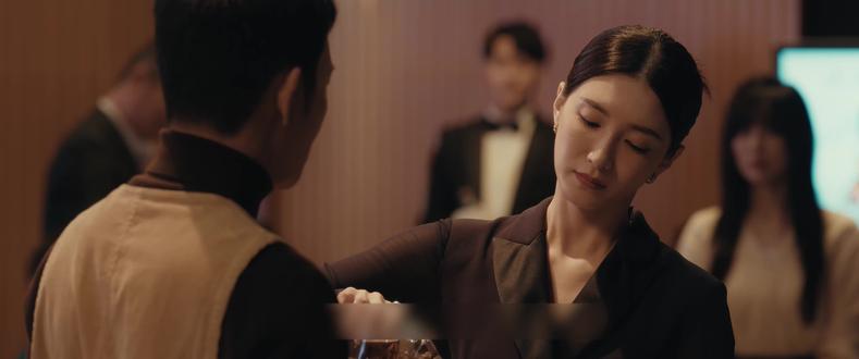 成年人的心动,从“话里有话”开始|董越×赵玫#夜色正浓 #抖音好剧分享#好剧推荐 #创作者中心 #创作灵感