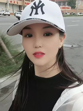 坐我闺的敞篷车遛个弯, 转角遇到帽子叔叔👮🏻♀️👮🏻♀️, 我俩绕啊绕,,,😄