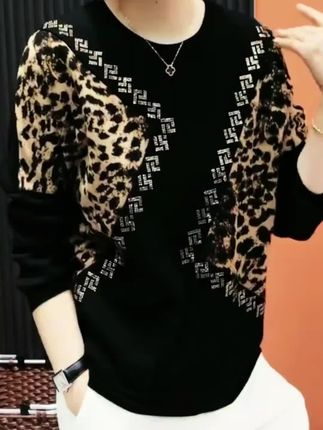 春秋长袖烫钻网红T恤女印花套头大码洋气宽松休闲显瘦黑色打底衫#谁穿谁好看 #面料柔软舒适 #百搭上衣 #谁穿谁好看 #洋气小衫
