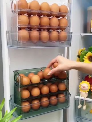 冰箱侧门放一个#鸡蛋收纳盒,节省空间,美观又整洁,拿取也很方便,鸡蛋小头朝下更保鲜