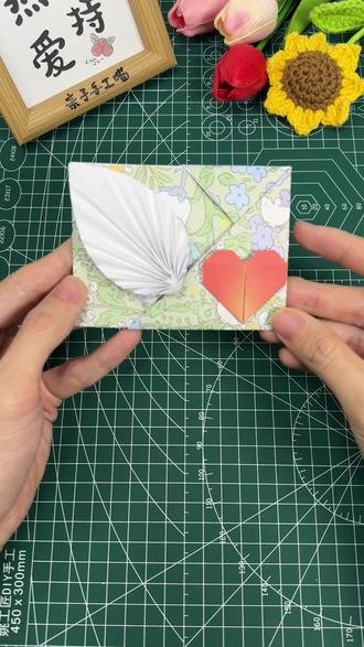 还记得上学时,情人节送的表白信么?这个好看的信封我到现在还记得怎么折#情人节手工 #折纸信封 #手工折纸教程 #亲子手工折纸 #我和孩子的手工故事