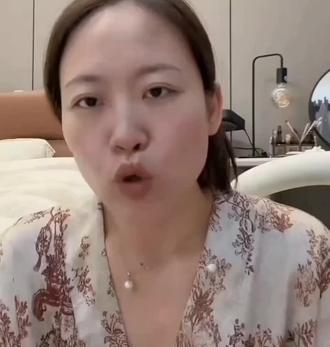 从漂亮国到他那个城市我又要飞八个小时在我手机没有网络的这八个小时里他和我坦白了一切 #杨怼怼