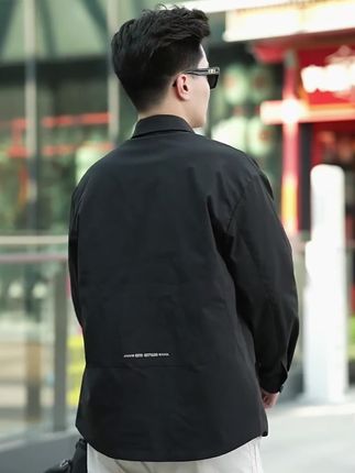 男人这样穿真的太帅了!这件啄木鸟男士衬衫外套简直太棒了,它是韩式的休闲风格,不仅好看还特别减龄,穿上它让你瞬间年轻十岁,而且它的面料非常舒服,上身效果超赞!#衬衫外套 #韩国休闲风