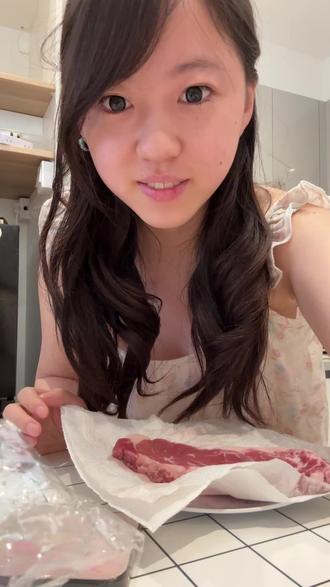史上最简单牛排教程。#海外生活 #牛排 #做饭