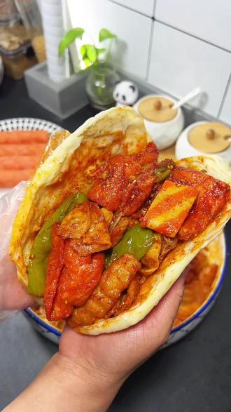 当你学会了做饼就会一发不可收拾,每天都可以吃到不同的馅饼和馒头#面食 #面食分享 #卷饼 #炸串卷饼 #早餐饼