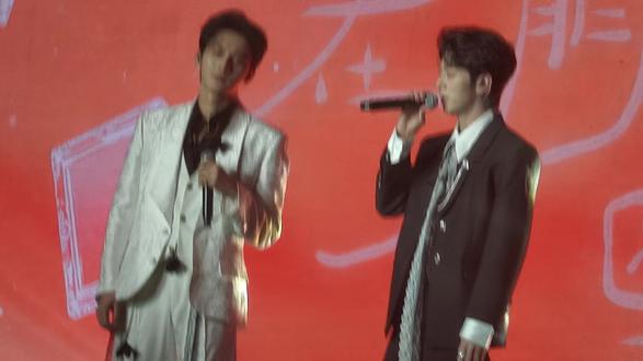 奖励澳门见面会《恋人未满》完整版
第一首歌眼睛顾着看人,手机拍着拍着就剩妈咪一个了哈哈#奖励cp #李沛恩 #江衡 #向佐