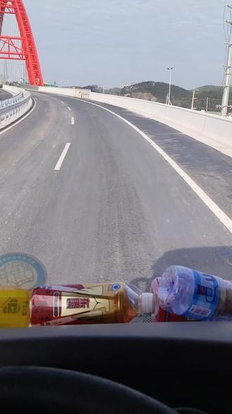 青年水闸大桥终于通车了