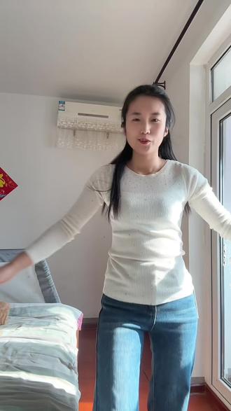 #苏兰文 文姐家的深空蓝调牛仔裤超级好看,上身很舒适,颜色也好看#苏兰文测评 #牛仔裤 #穿搭 #女装