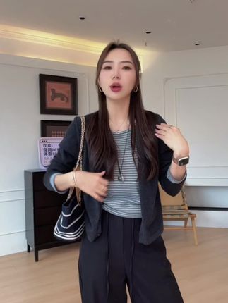 #简约穿搭 #气质范 #显瘦搭配 #女人味 #谁穿谁好看系列