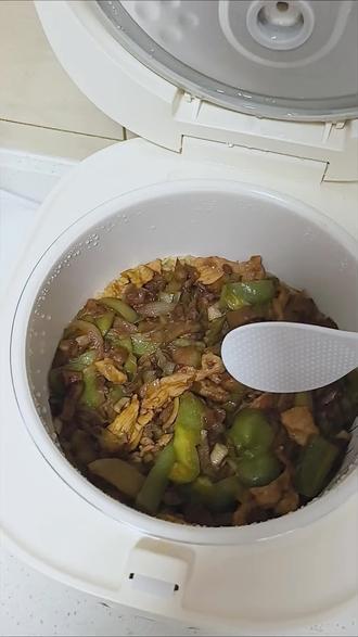 #贾冰的茄子焖饭秘技大公开 🔥这是我今年吃过最好吃的一顿茄子,太好吃了,吃了两大碗#美食 @抖加🔥上热门🔥dou+🔥热点宝