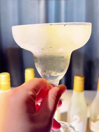 路尼斯甜白葡萄酒甜酒微醺晚安小酒12度小瓶红 酒高档整箱6瓶187ml#葡萄酒 #白葡萄酒 #果酒#晚安小酒 #微醺时刻