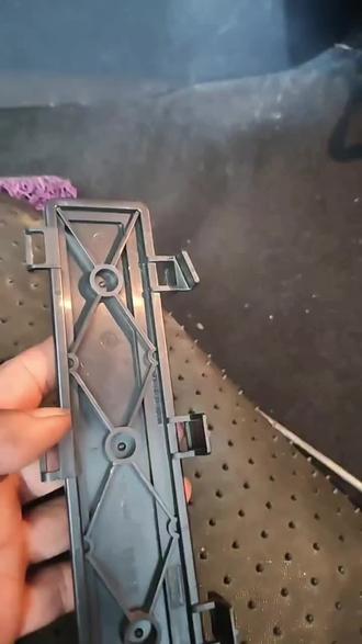 路虎极光更换空调滤芯位置及过程