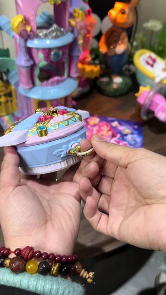 我女儿喜欢的萌可闪耀流星宝盒我也拥有了哟!