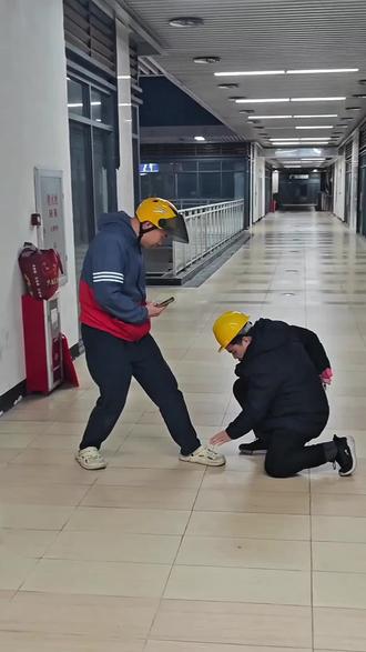 来三角洲行动打败我,我就跟你擦皮鞋!#三角洲行动