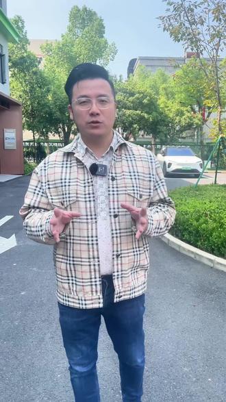 一张照片生成无数个你,无数个免费员工替你打工#AI #AI工具