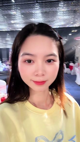 最美的时刻,最好的你们。❤️
有幸见证顾客朋友的幸福,是事业旅程中最好的礼物。
祝新人新婚快乐,永结同心,像最好的鸡蛋一样,圆满又妥帖!
#婚礼现场 #新婚快乐 #客户的婚礼 #见证幸福 #潮汕囍事