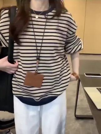 #百搭上衣 #穿搭韩系 #简约搭配 #极简穿搭 #休闲减龄穿搭