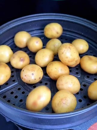 现挖现发的恩施小土豆,不仅便宜又好吃😋#湖北 #土豆 #小土豆 #恩施小土豆 #黄心土豆
