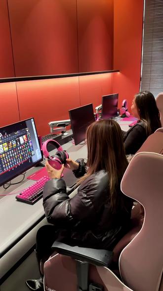 9.9🉐4个小时(早8-午12) 99🉐299 (新客) 新开的电竞馆
#电竞馆#电竞#网咖#周末去哪儿#抖音新春吃喝玩乐