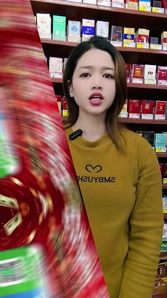 这个收款神器,双喇叭,大功率,长按开机键开机开机,恭喜发财,等待连接,请稍后打开手机蓝牙快速秒连!蓝牙连接成功,机子背面配有typec充电接口和音量加减键。顶部悬孔设计,悬挂平放两相宜。精密防水防油,不怕喷溅,不怕侵蚀,稳固三角设计,不易滑倒。闲暇之余来点音乐,轻松赚钱,快乐收益#收款语音播报器#收款语音播报器防跑单 #声音洪亮 #强烈推荐