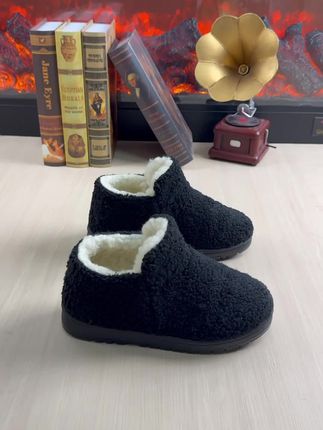 冬天怕冷的姐妹 可以买一双加绒加厚妈妈鞋 #便宜又好穿 #防滑耐磨 #你鞋真好看 #一脚蹬 #雪地靴