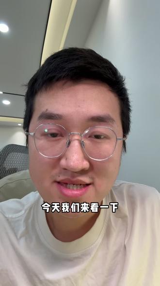 我让AI操控手机发了一篇小红书! 昨天跟大家介绍了 Claude Code 刚发布的 computer use,这个功能的想象力其实很大。
既然 ai 具备了操作键盘鼠标的能力,于是我用屏幕镜像的巧妙让它接管我的手机。
ai 全程是带脑子思考来行动的,这和调用 API 很不一样,是真正模拟人类的过程。
#ai工作流 #claude #ai工具 #ai学习 #超级个体