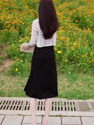 女士配吊带裙小外套披肩冰丝雪纺开衫防晒显瘦上衣#优雅气质 #穿出高级感 #春秋穿搭 #气质女神范儿 #高端大气