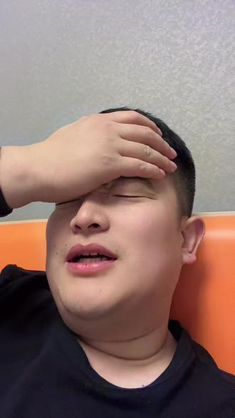 景点缺点不说了,抗大根据地的展览特别好,还有晚上的火秀也非常震撼,国秀和马秀跟本就没有好位置了,大家都很推荐,等下回再来!假期大家一定要提前三四天买票,还有下午来就行,上午来逛一天实在太累了,重要的是晚上比白天好看一万倍!#春节旅游 #琅琊古城