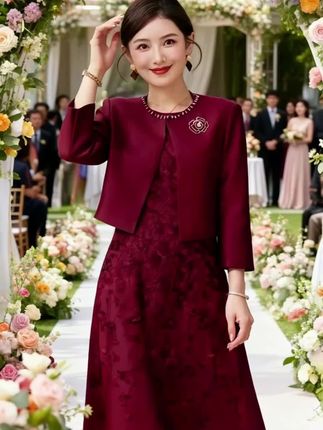 2025秋冬新款年轻妈妈礼服喜庆红色喜婆婆婚宴装精致高端两件套装#婚礼妈妈礼服 #婚庆礼服 #婚礼妈妈装 #高端女装 #漂亮妈妈装