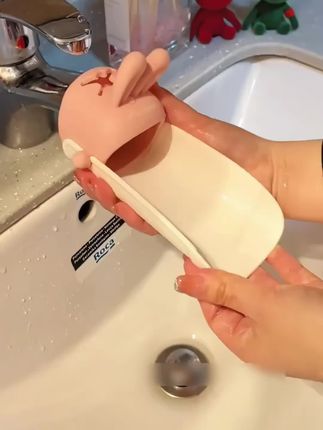 抢【2个6·9】可爱水龙头延伸器卡通兔浴室卫生间洗手池厨房水缓冲#水龙头延伸器 #水龙头延伸器防溅水 #水龙头延伸软管 #可爱水龙头延伸器 #厨房水龙头延伸器
